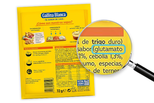 Lista de ingredientes de una sopa de sobre señalando el glutamato
